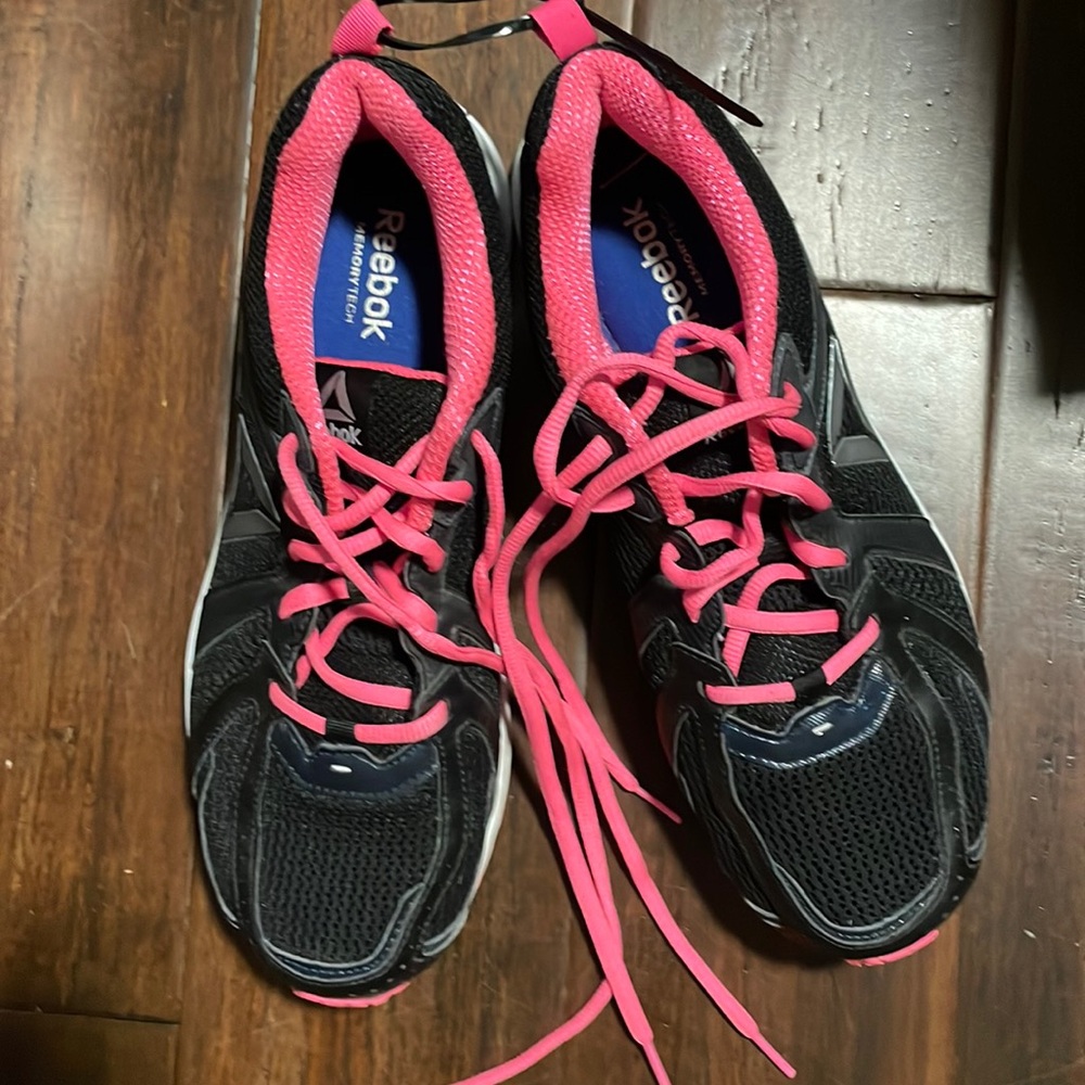 Reebok Runner 9.5W Black/Pink Sneakers with Memory Foam